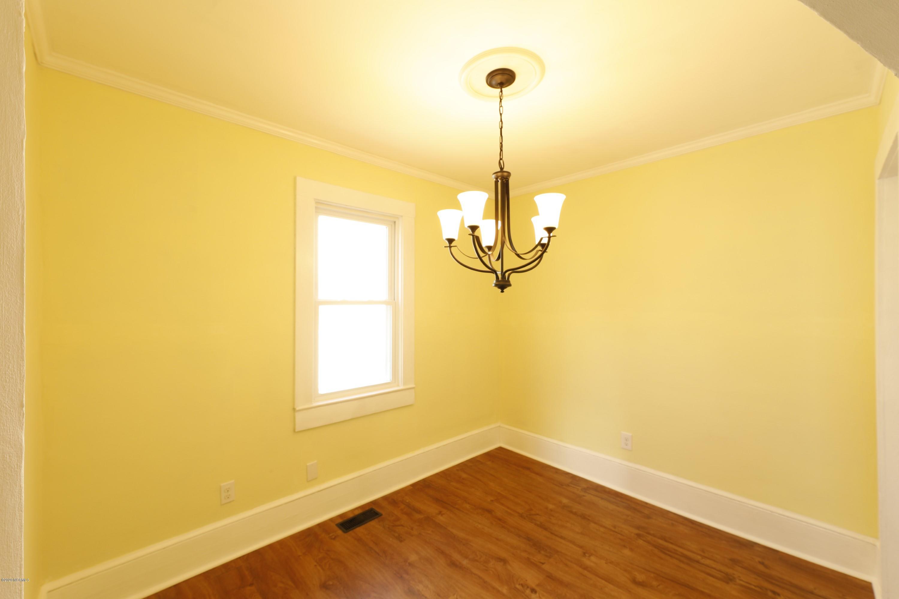 413 South Raleigh Street Wallace, NC 28466 - Photo 4 of 21 _GW_9005etf (Custom)