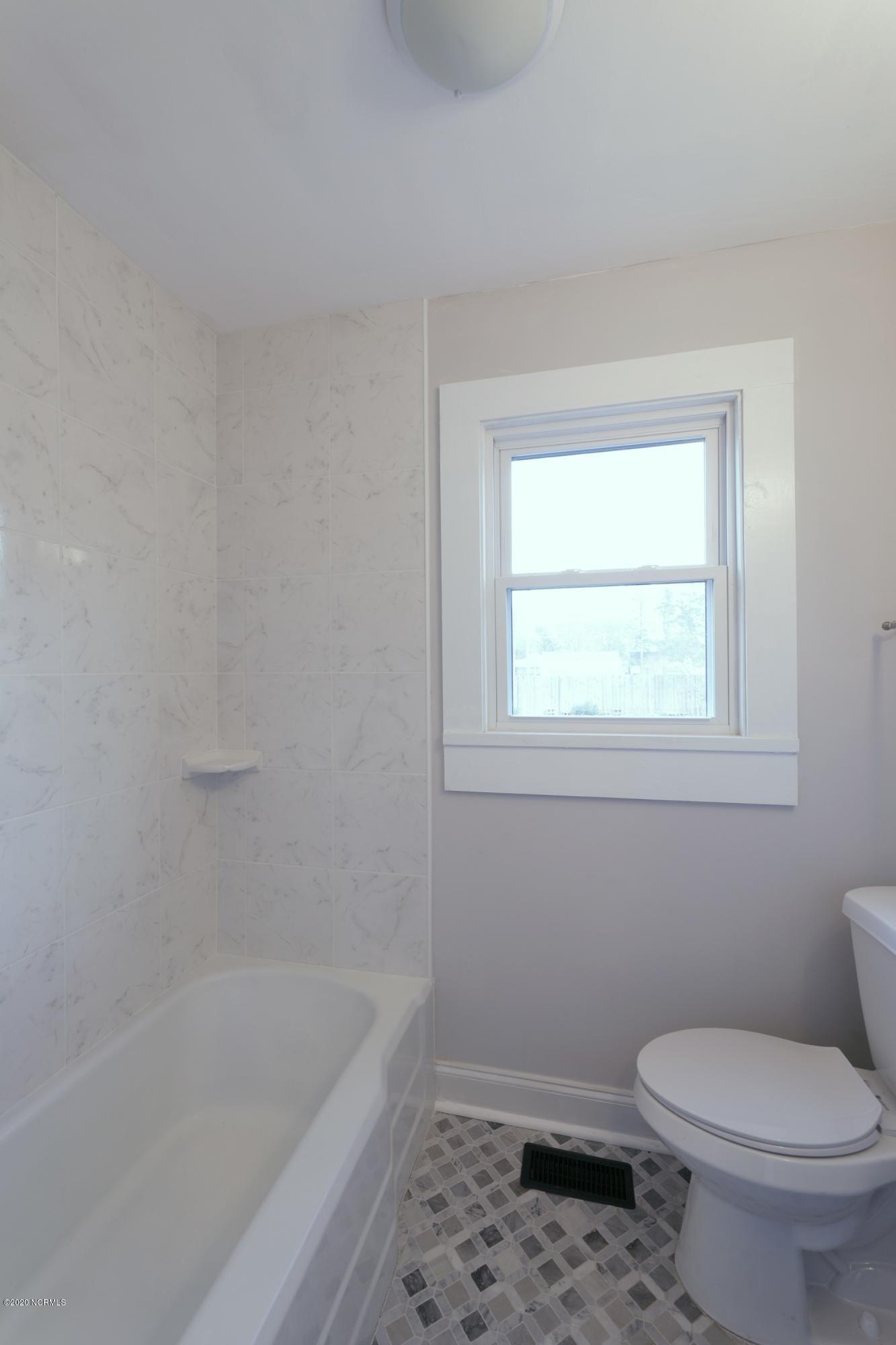 413 South Raleigh Street Wallace, NC 28466 - Photo 10 of 21 _GW_9026etf (Custom)
