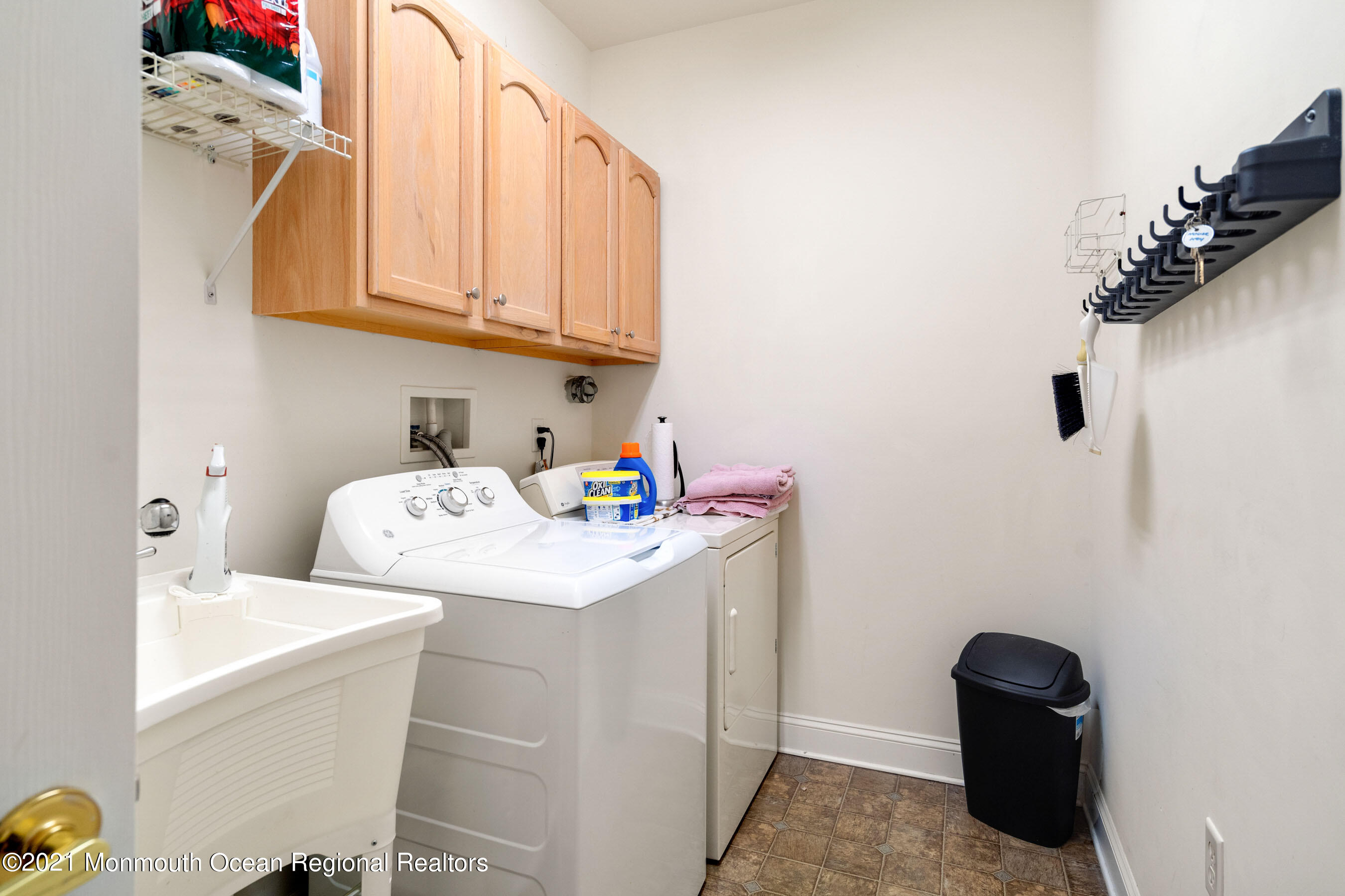 7 Millstone Way Waretown, NJ 08758 - Photo 23 of 45 a utility room with dryer and washer