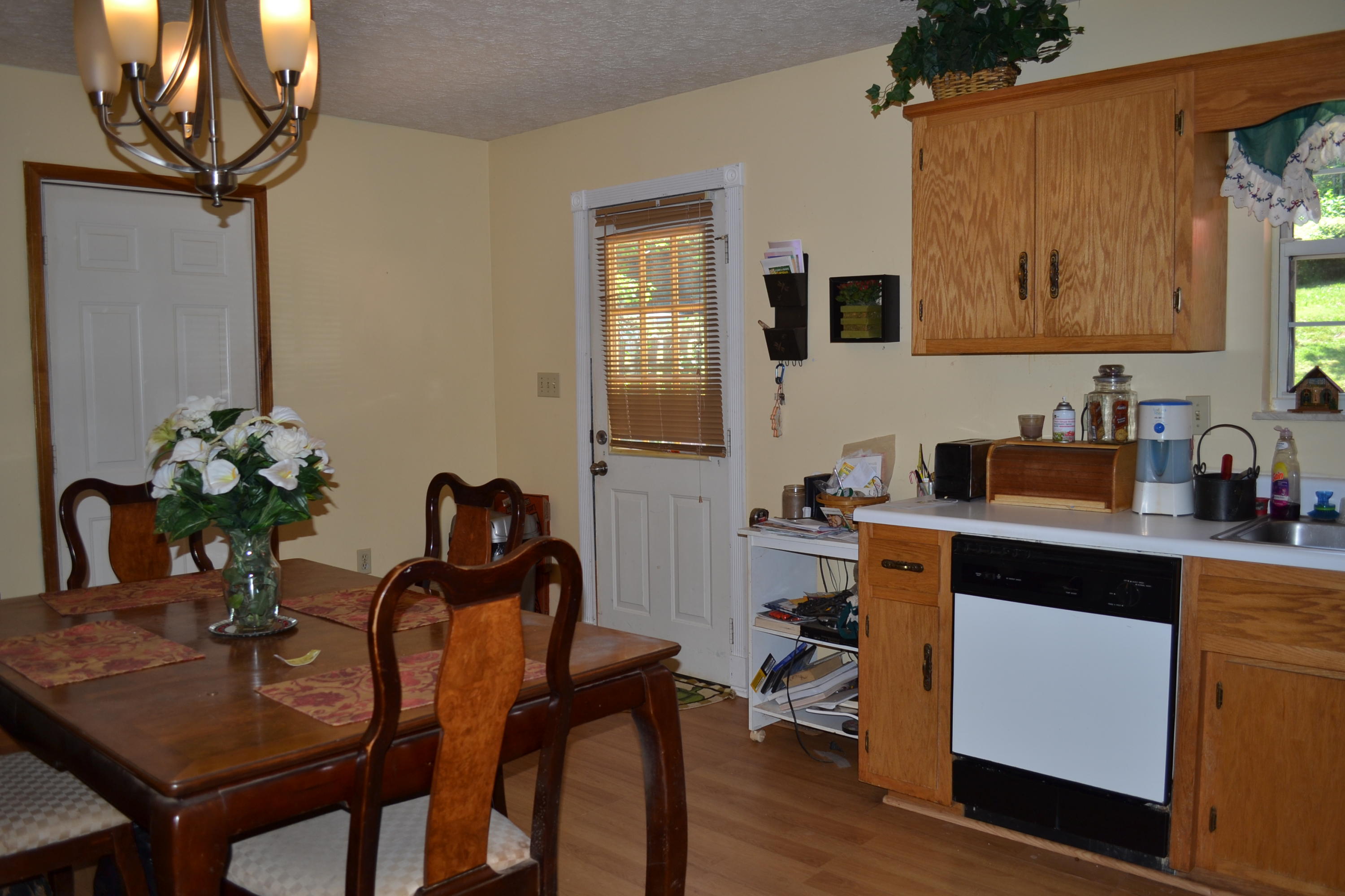 2853 6 Mile Road Maryville, TN 37803 - Photo 11 of 20 Eat in Kitchen
