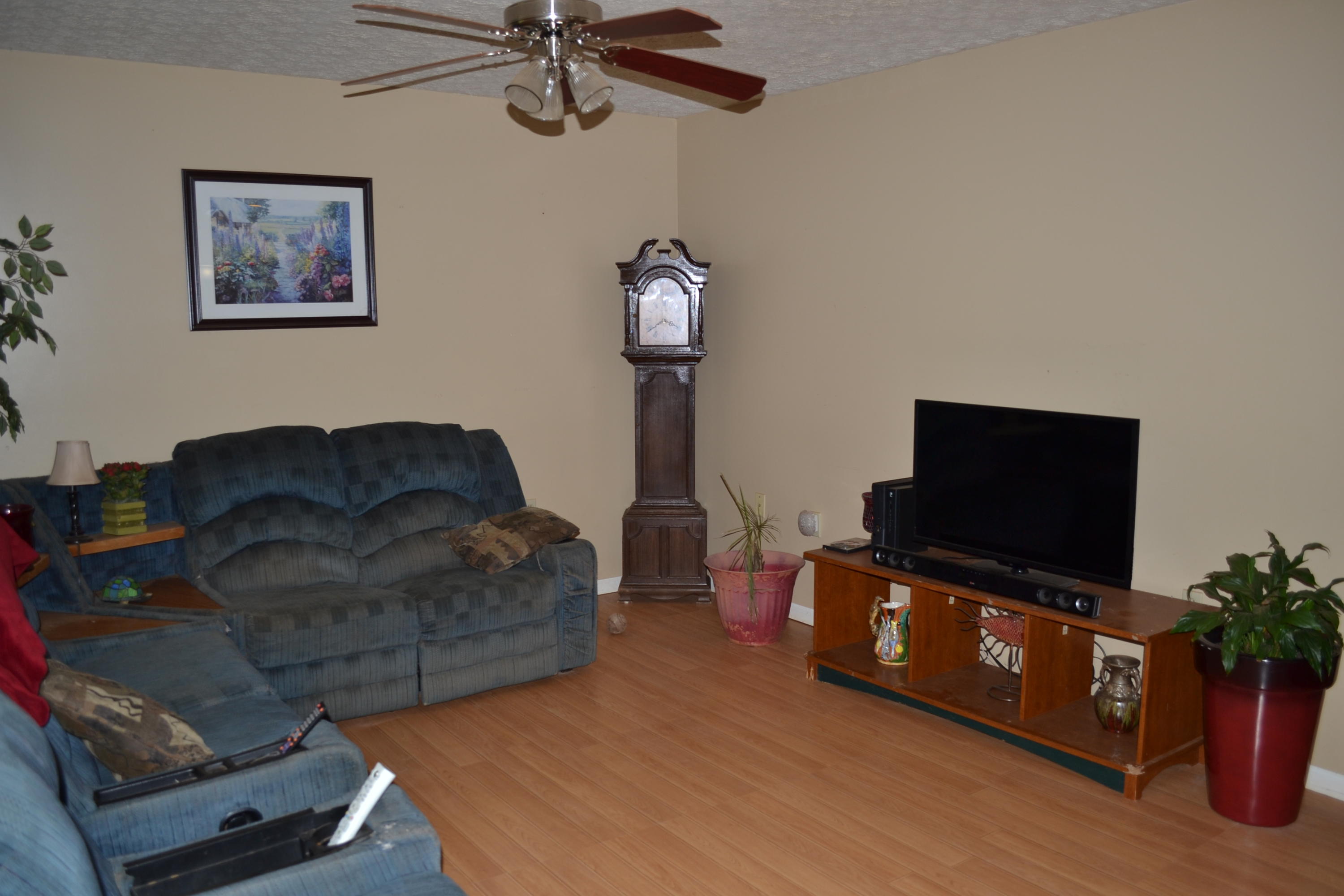 2853 6 Mile Road Maryville, TN 37803 - Photo 7 of 20 Living room