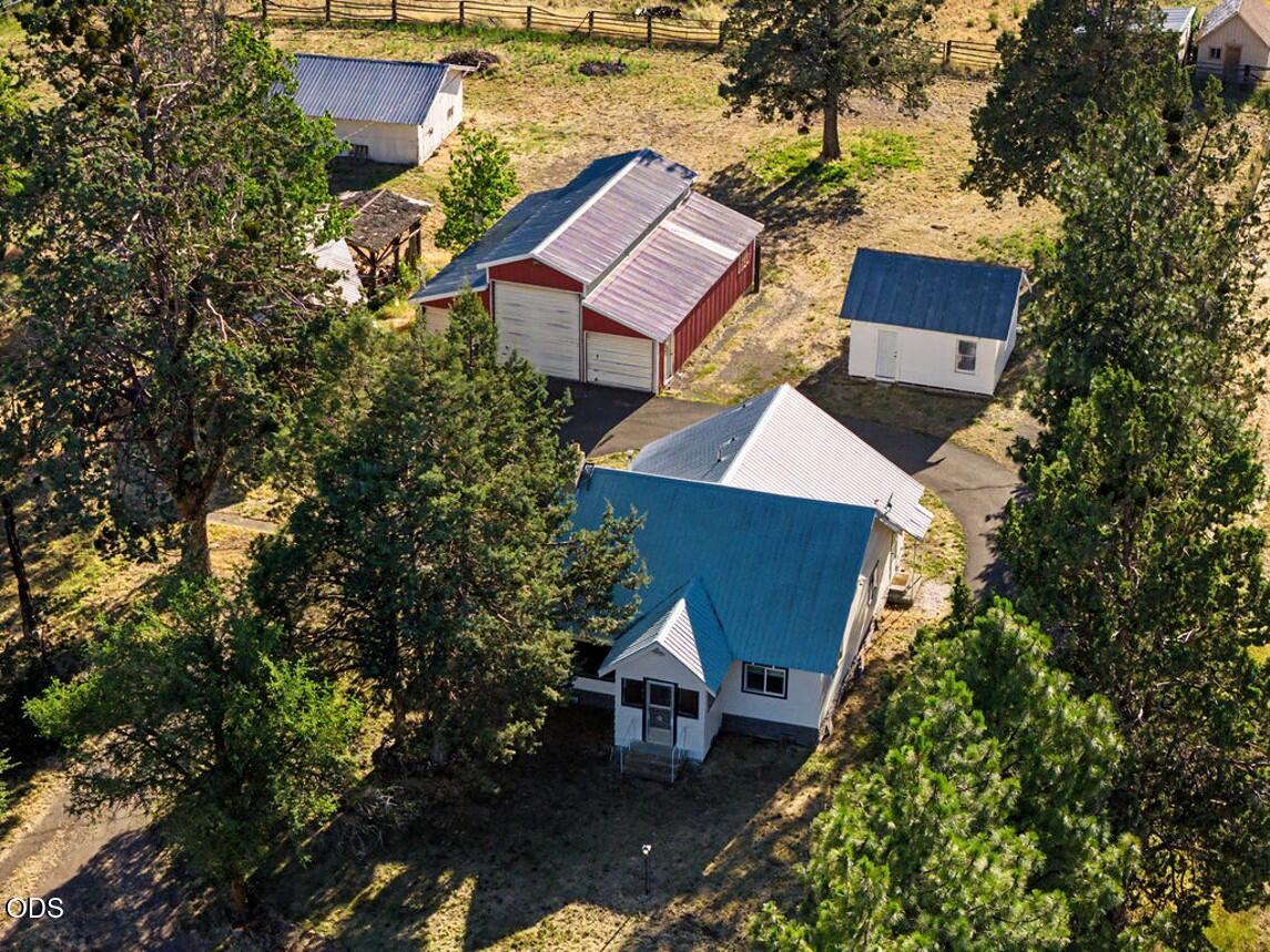 3330 Orindale Road Klamath Falls, OR 97601 - Photo 1 of 46