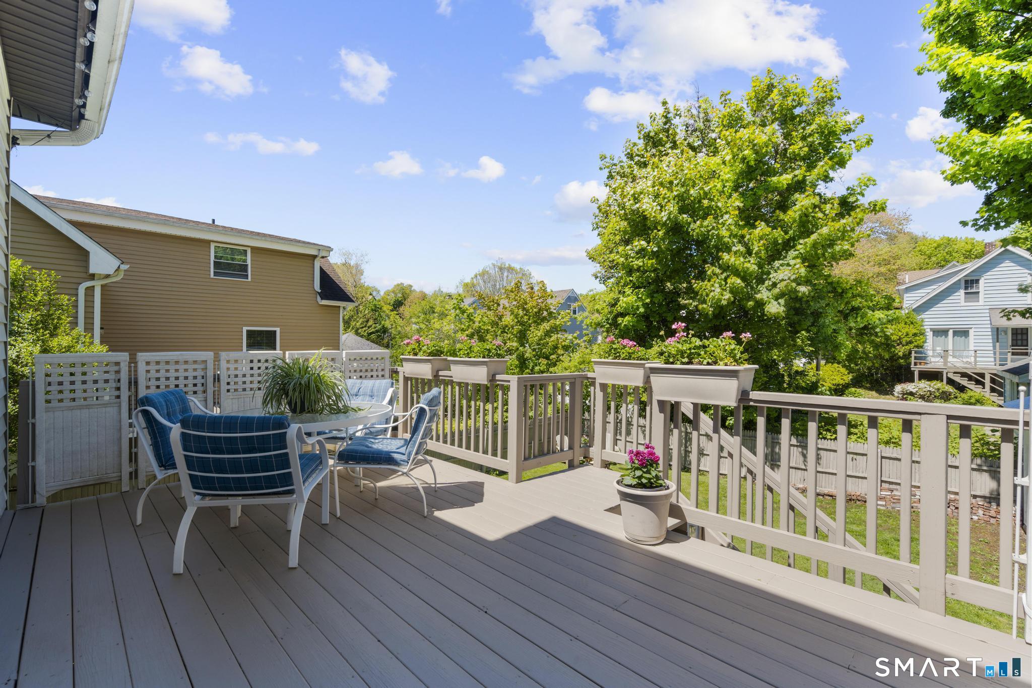 324 Villa Avenue Fairfield, CT 06825 - Photo 4 of 40