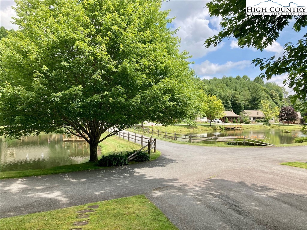 248 The Ponds Road, Unit B Banner Elk, NC 28604 - Photo 4 of 15 Gallery Image 4
