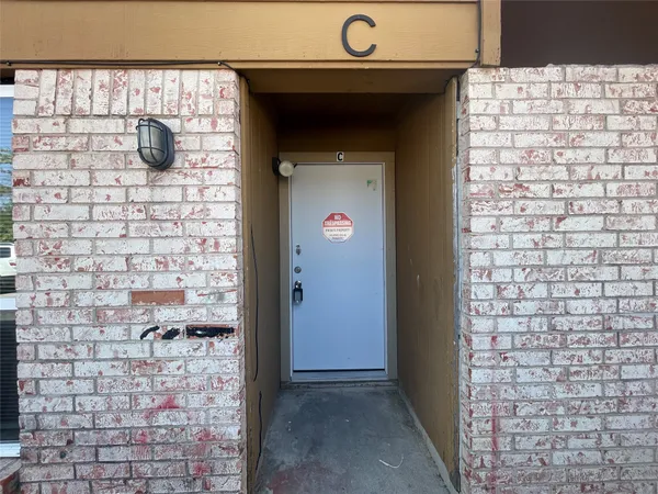 $1,198 | 2619 Ektom Drive, Unit C, Austin, TX 78745