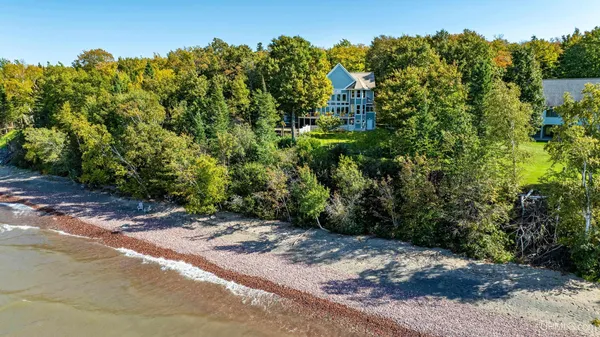 $1,184,500 | 59357 Lakeshore Drive, Calumet, MI 49913
