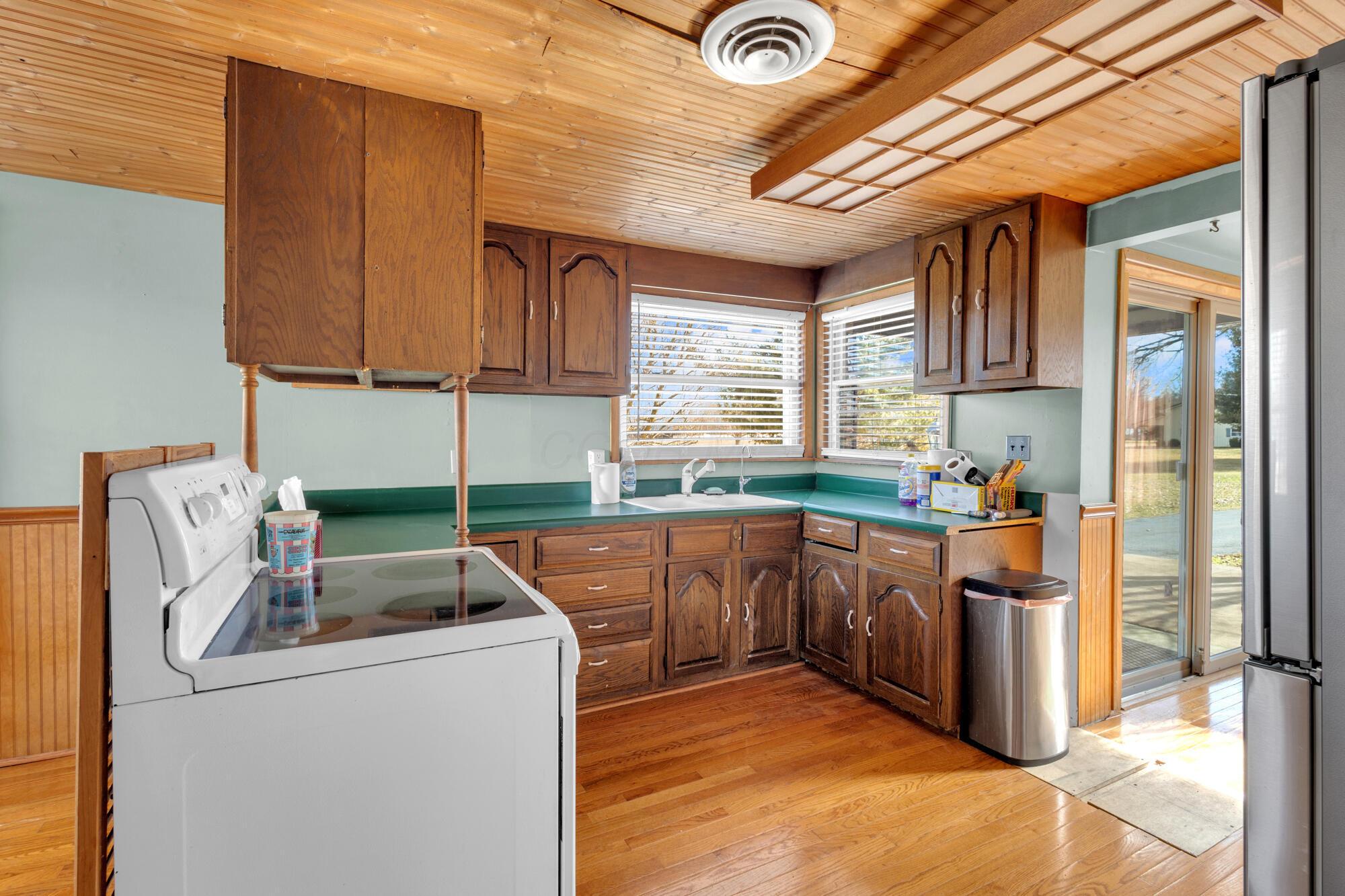 1089 Hills-Miller Road Delaware, OH 43015 - Photo 10 of 43 Kitchen