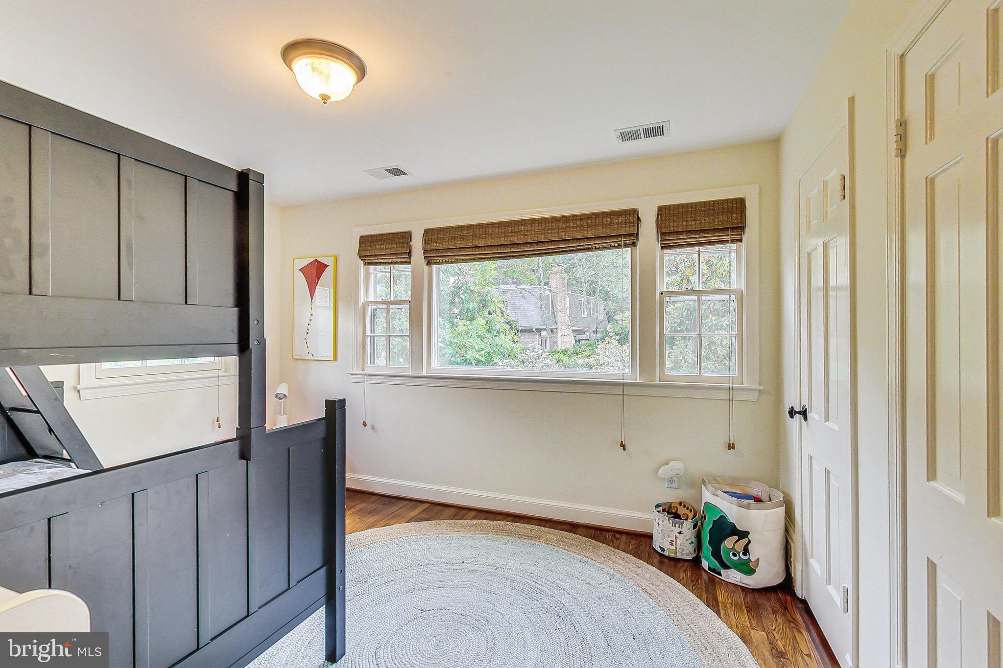 4831 Calvert Street Northwest Washington, DC 20007 - Photo 27 of 44