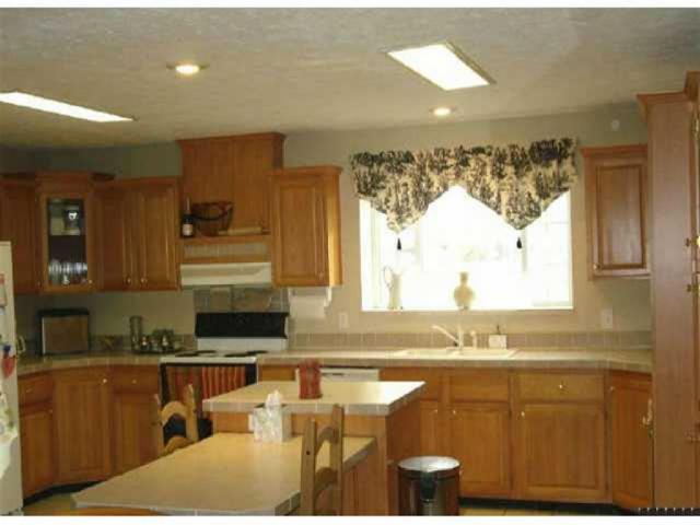 6158 North Rhodes Road Martinsville, IN 46151 - Photo 3 of 12 Gallery Image 3