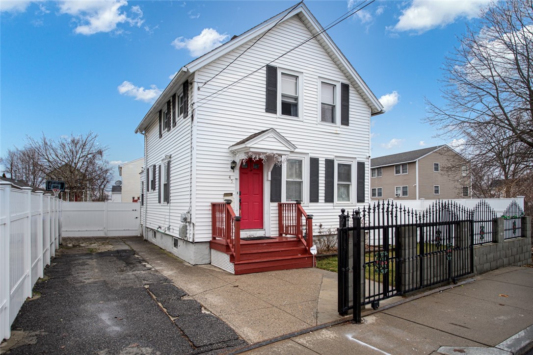 45 Tappan Street Providence, RI 02908 - Photo 3 of 24