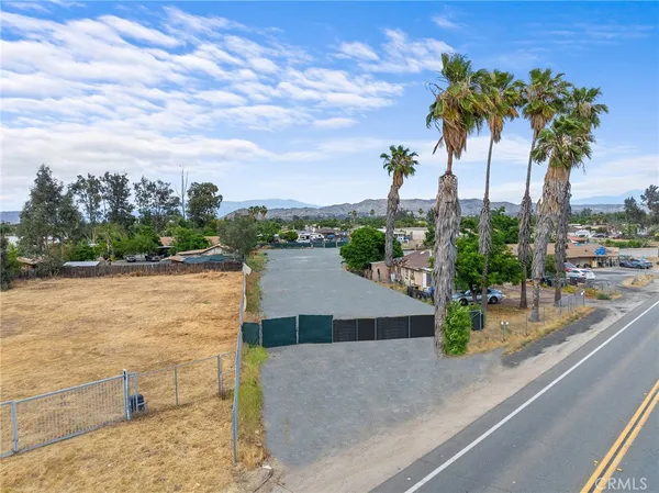 $550,000 | 27536 Ethanac Road, Menifee, CA 92585