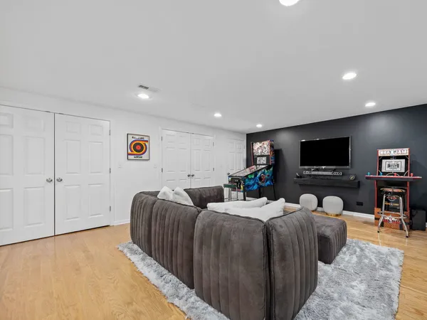 $1,300,000 | 1950 Elmore Avenue, Downers Grove, IL 60515