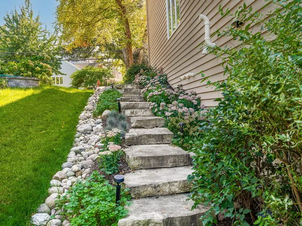 $1,300,000 | 1950 Elmore Avenue, Downers Grove, IL 60515