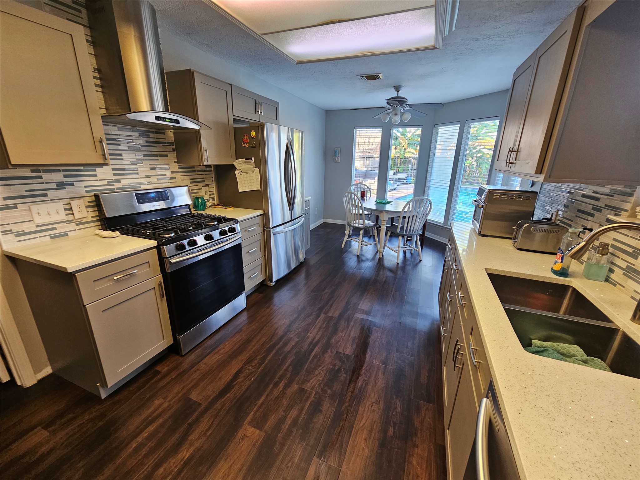 14822 Cedar Point Drive Houston, TX 77070 - Photo 5 of 37