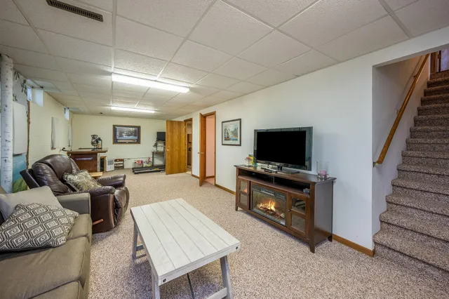 $217,900 | 412 Linda Street, Jackson, MN 56143