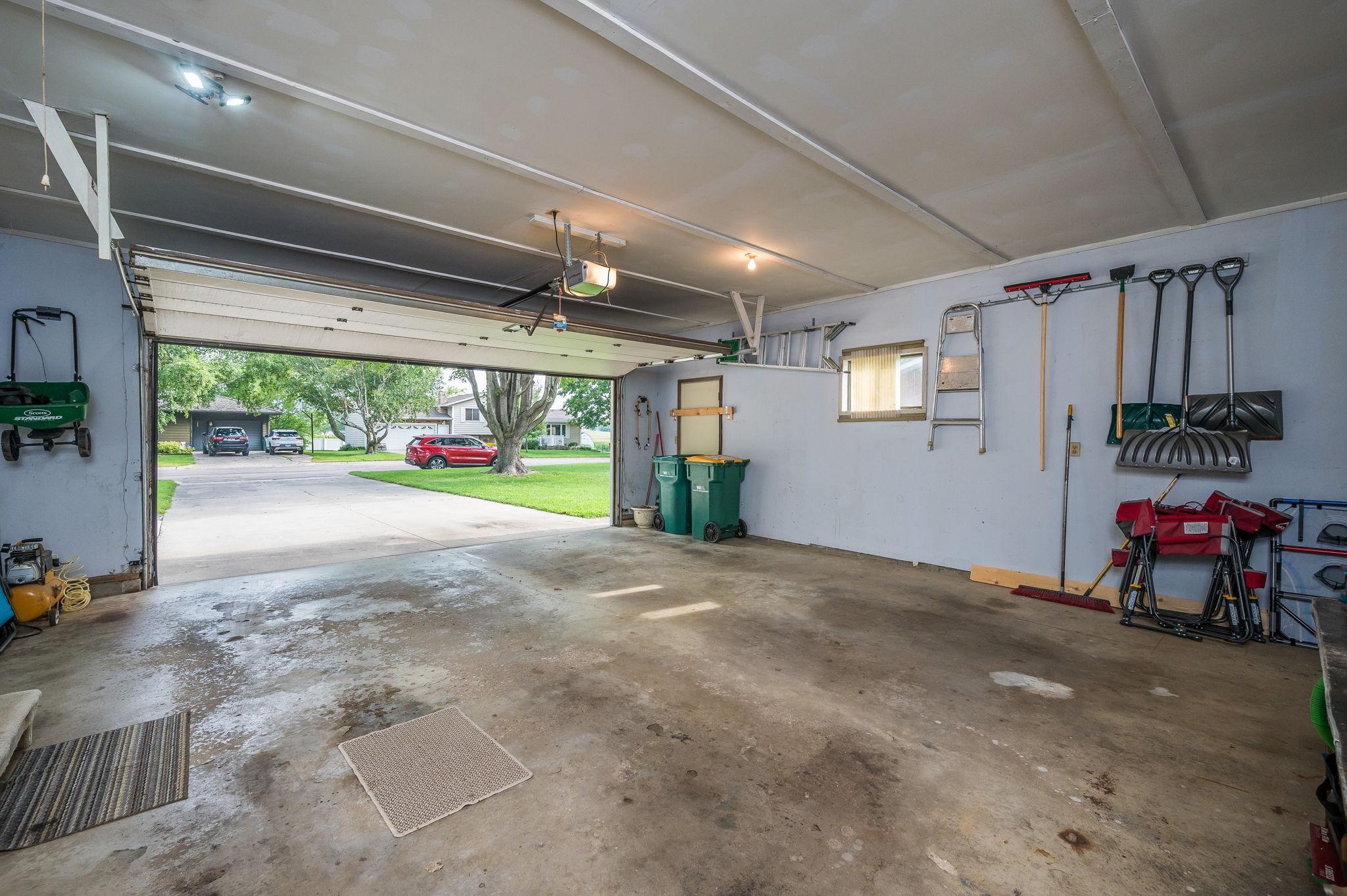 412 Linda Street Jackson, MN 56143 - Photo 19 of 29