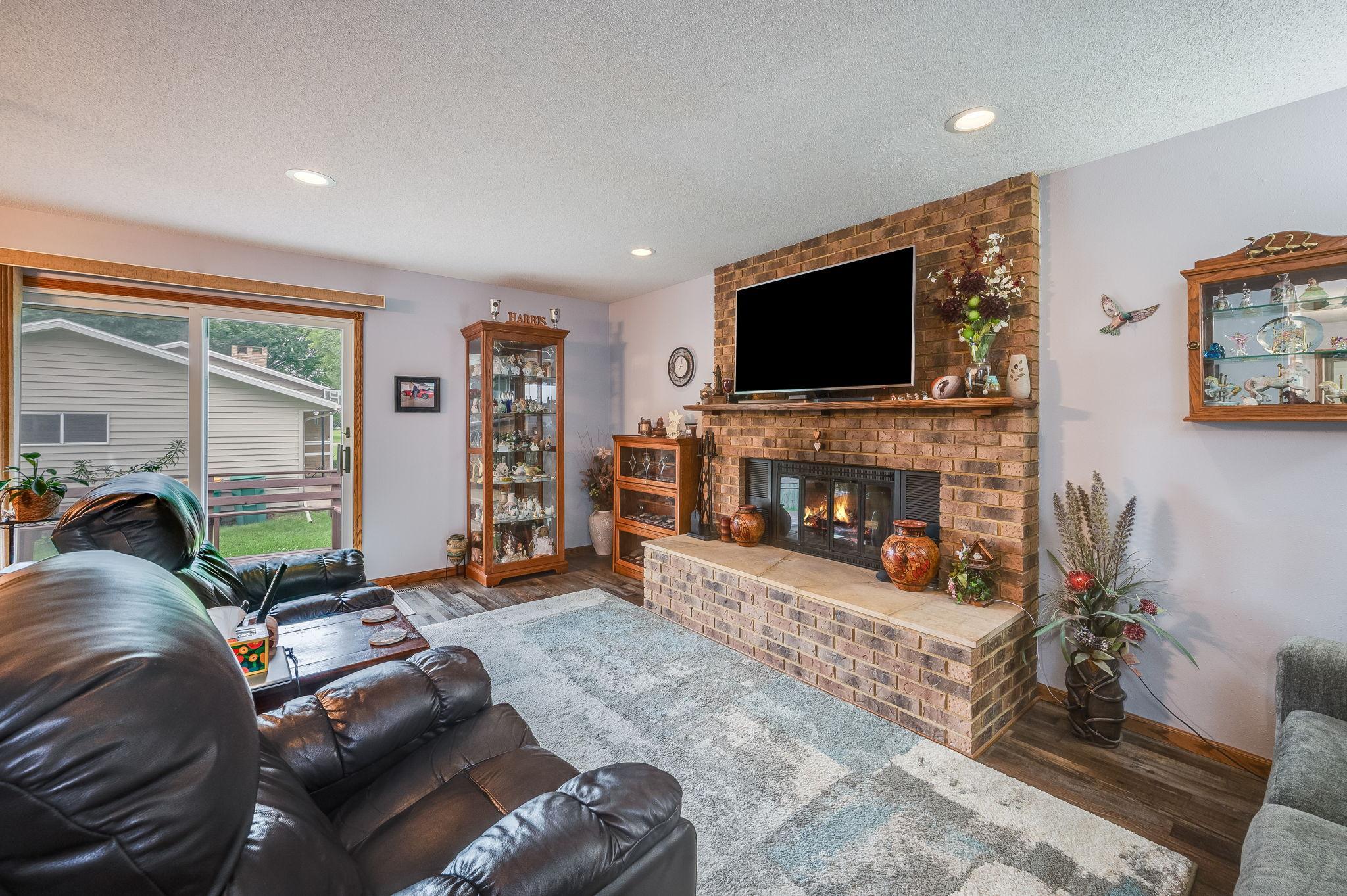 412 Linda Street Jackson, MN 56143 - Photo 2 of 29