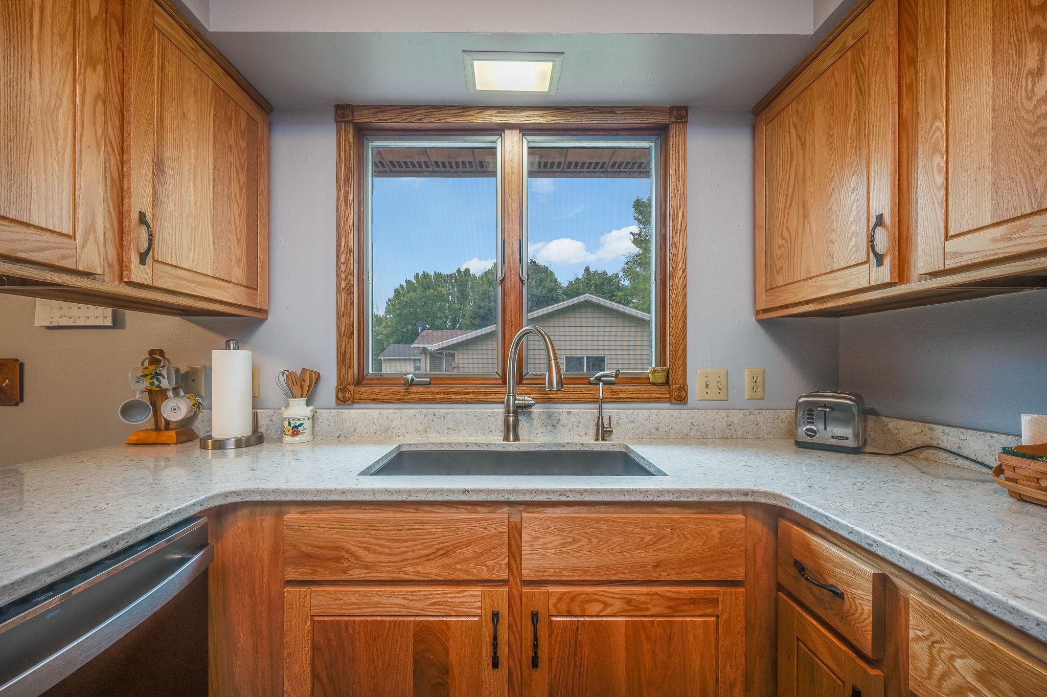 412 Linda Street Jackson, MN 56143 - Photo 7 of 29