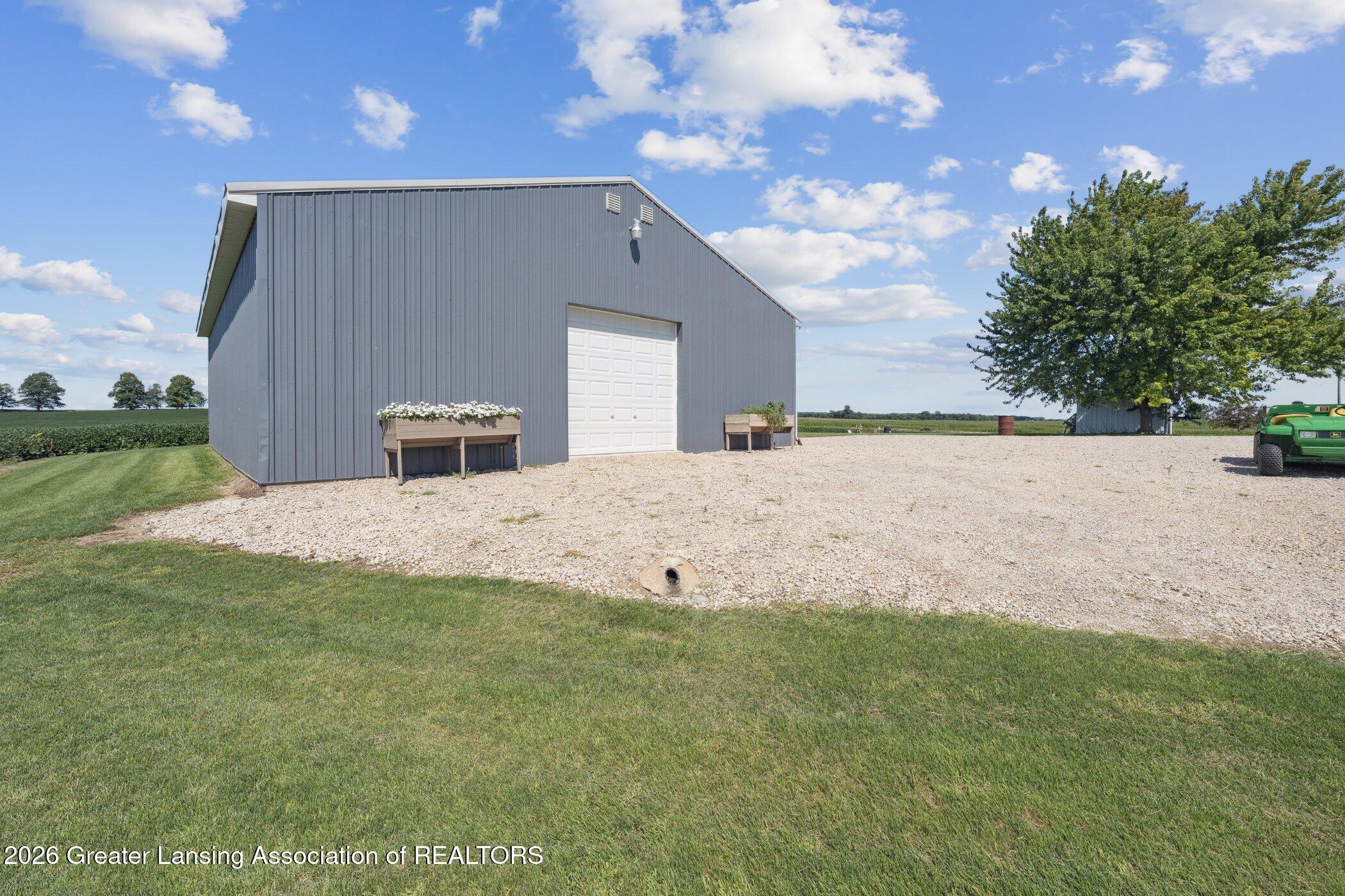 370 West Hayes Road Ithaca, MI 48847 - Photo 3 of 33 370-W-Hayes-Rd-Ithaca-MI-48847-WindowSti