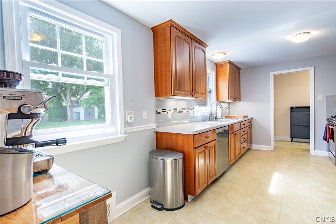 418 Radcliffe Road DeWitt, NY 13214 - Photo 11 of 50 Gallery Image 11