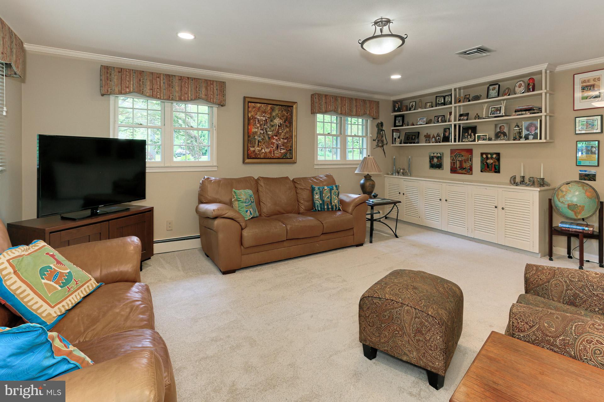 11709 Henderson Road Clifton, VA 20124 - Photo 18 of 48 Gallery Image 18