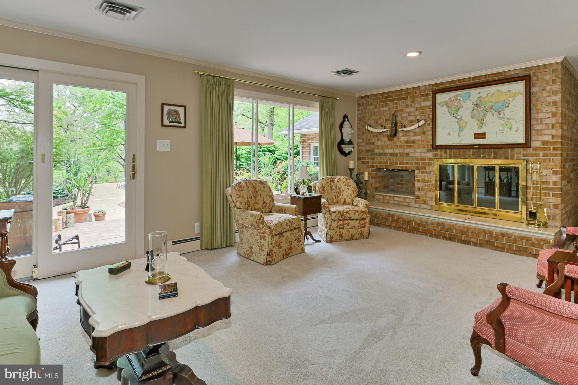 11709 Henderson Road Clifton, VA 20124 - Photo 9 of 48 Gallery Image 9