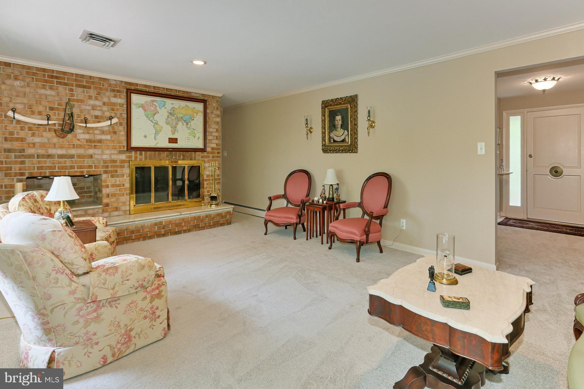 11709 Henderson Road Clifton, VA 20124 - Photo 10 of 48 Gallery Image 10