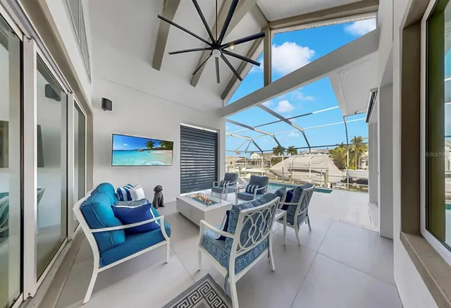 $1,599,000 | 703 Pinckney Drive, Apollo Beach, FL 33572