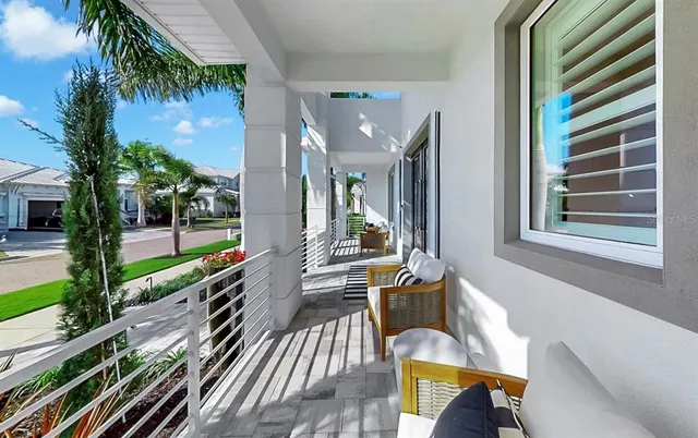 $1,599,000 | 703 Pinckney Drive, Apollo Beach, FL 33572