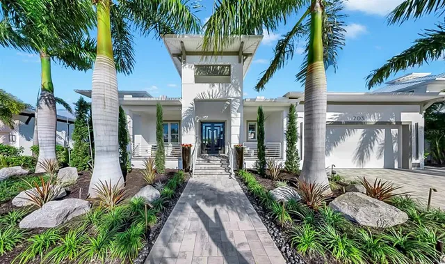 $1,599,000 | 703 Pinckney Drive, Apollo Beach, FL 33572
