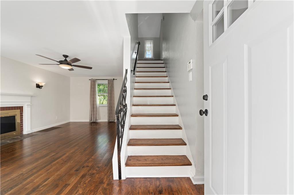 4104 Highgrove Road Pittsburgh, PA 15234 - Photo 3 of 20 Gallery Image 3
