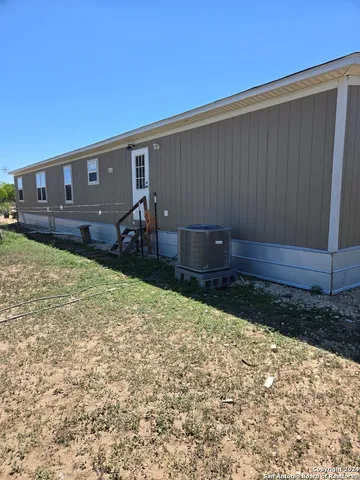 $390,000 | 5581 Fm 1986 La, La Pryor, TX 78872