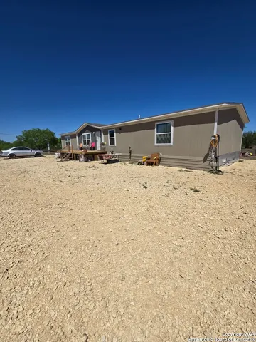 $390,000 | 5581 Fm 1986 La, La Pryor, TX 78872