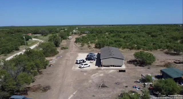 $390,000 | 5581 Fm 1986 La, La Pryor, TX 78872