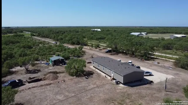 $390,000 | 5581 Fm 1986 La, La Pryor, TX 78872