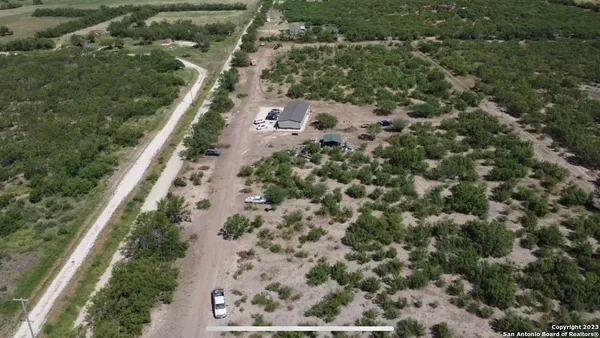 $390,000 | 5581 Fm 1986 La, La Pryor, TX 78872