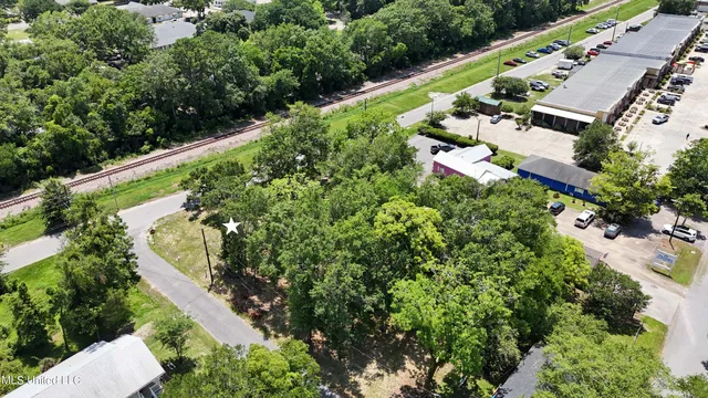 $235,000 | 2109 School Street, Ocean Springs, MS 39564