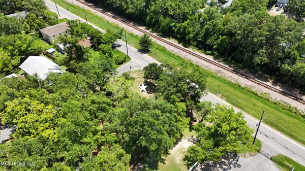 $235,000 | 2109 School Street, Ocean Springs, MS 39564