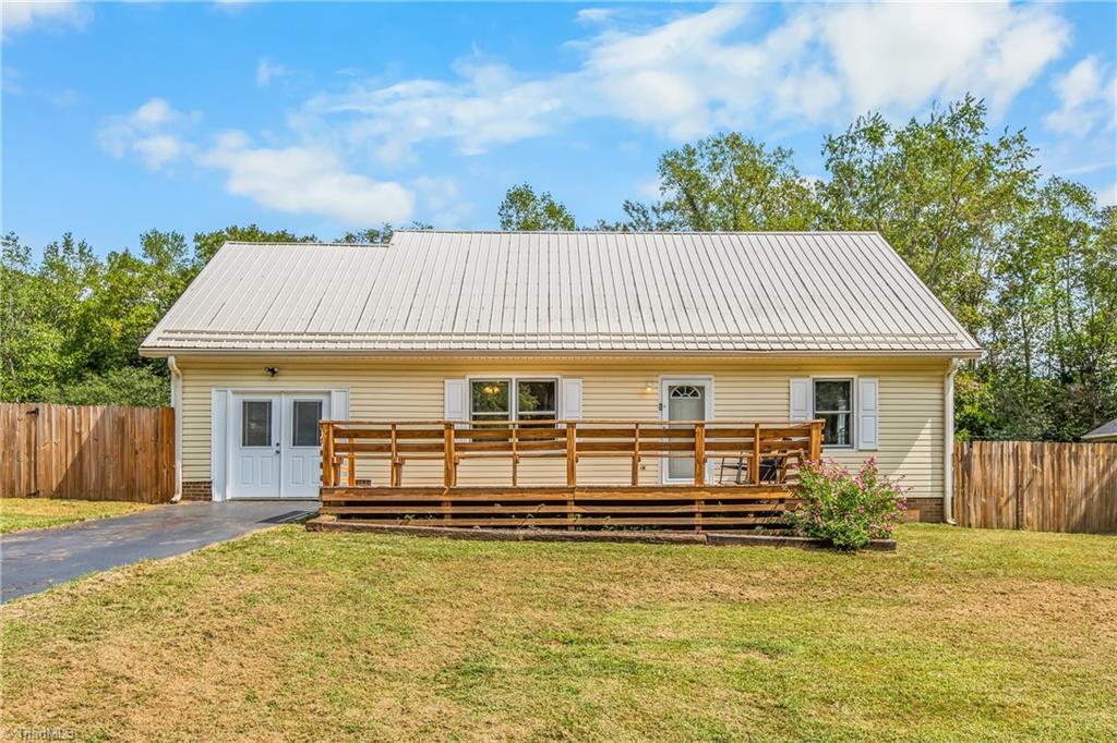 267 Pine Ridge Trail Pinnacle, NC 27043 - Photo 1 of 36 Gallery Image 1