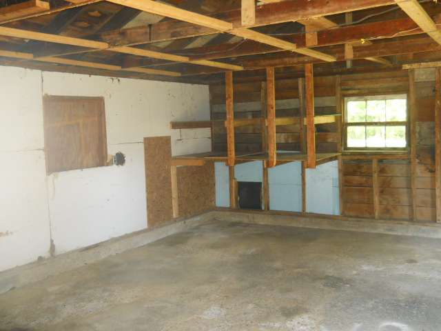 6088 West Marlette Road Marlette, MI 48453 - Photo 8 of 19 31077302-7.JPG