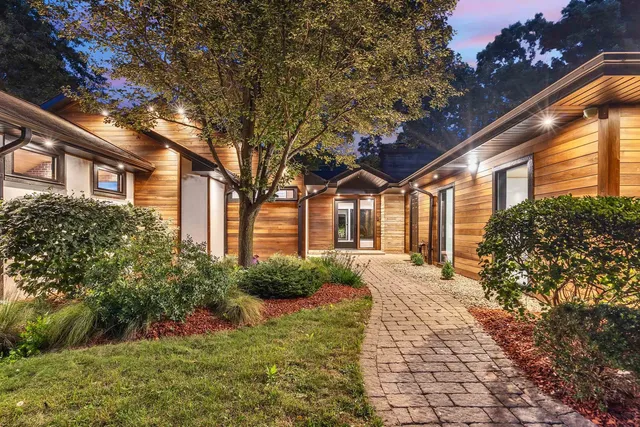 $6,000 | 623 Echo Lane, Glenview, IL 60025