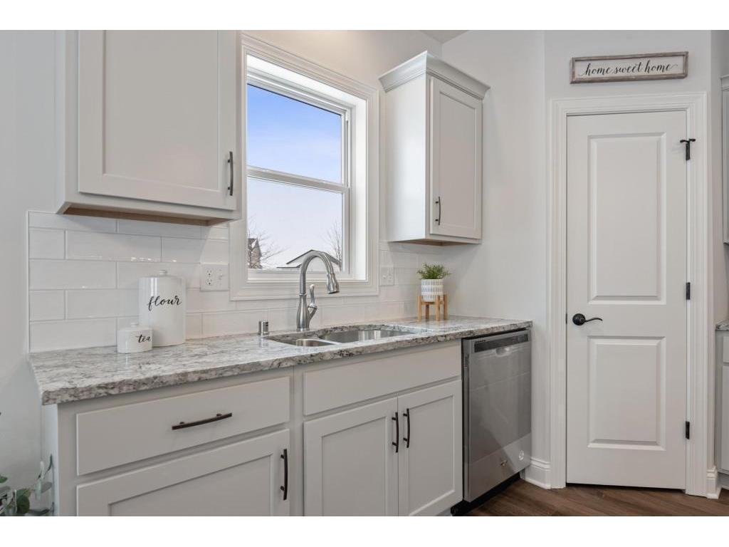 741 St James Circle Litchfield, MN 55355 - Photo 5 of 9