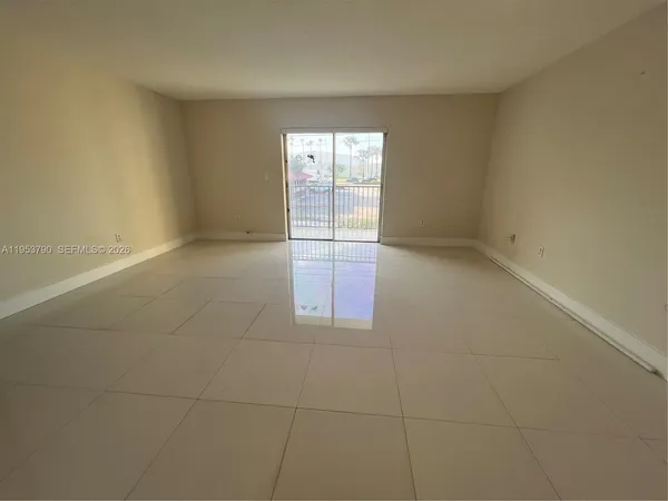 $1,900 | 5731 Northwest 37th Street, Unit 218, Virginia Gardens, FL 33166