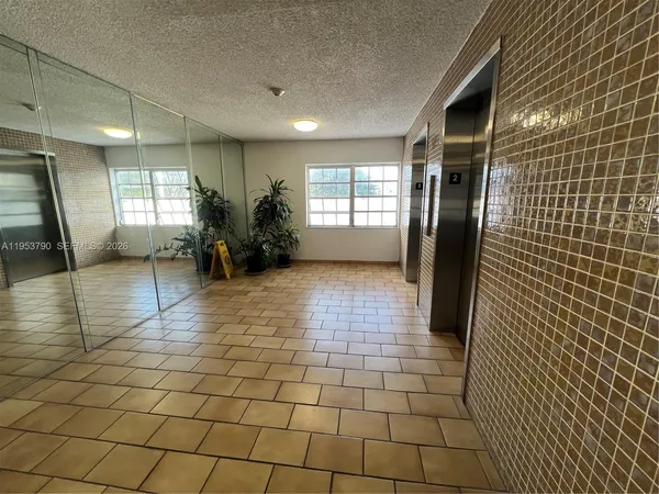 $1,900 | 5731 Northwest 37th Street, Unit 218, Virginia Gardens, FL 33166