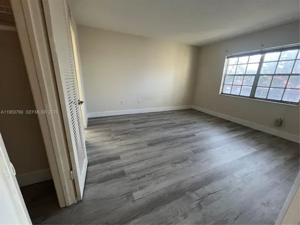 $1,900 | 5731 Northwest 37th Street, Unit 218, Virginia Gardens, FL 33166