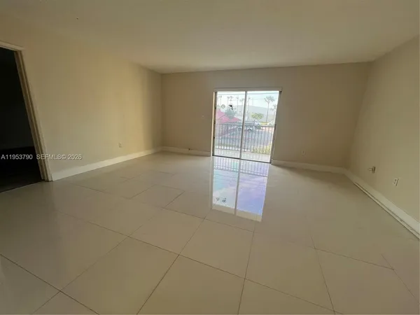 $1,900 | 5731 Northwest 37th Street, Unit 218, Virginia Gardens, FL 33166