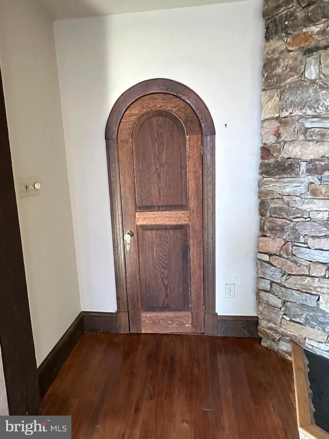 1657 Colbert Road Annapolis, MD 21409 - Photo 20 of 51 200-YEAR-OLD DOOR