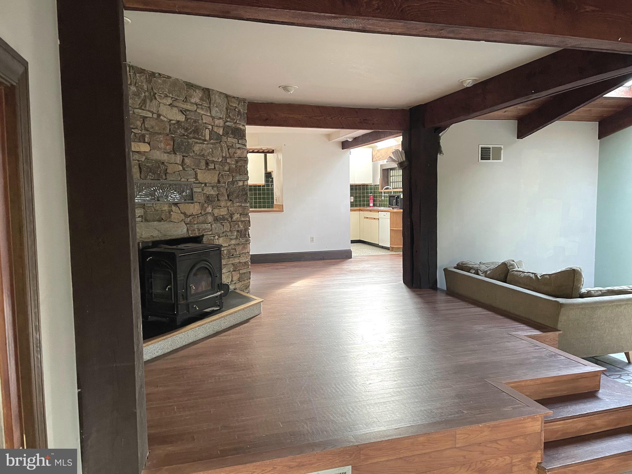 1657 Colbert Road Annapolis, MD 21409 - Photo 34 of 51 LIV RM PLATFORM