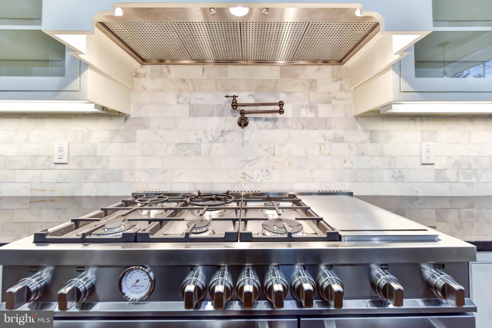 5531 30th Place Northwest Washington, DC 20015 - Photo 12 of 47