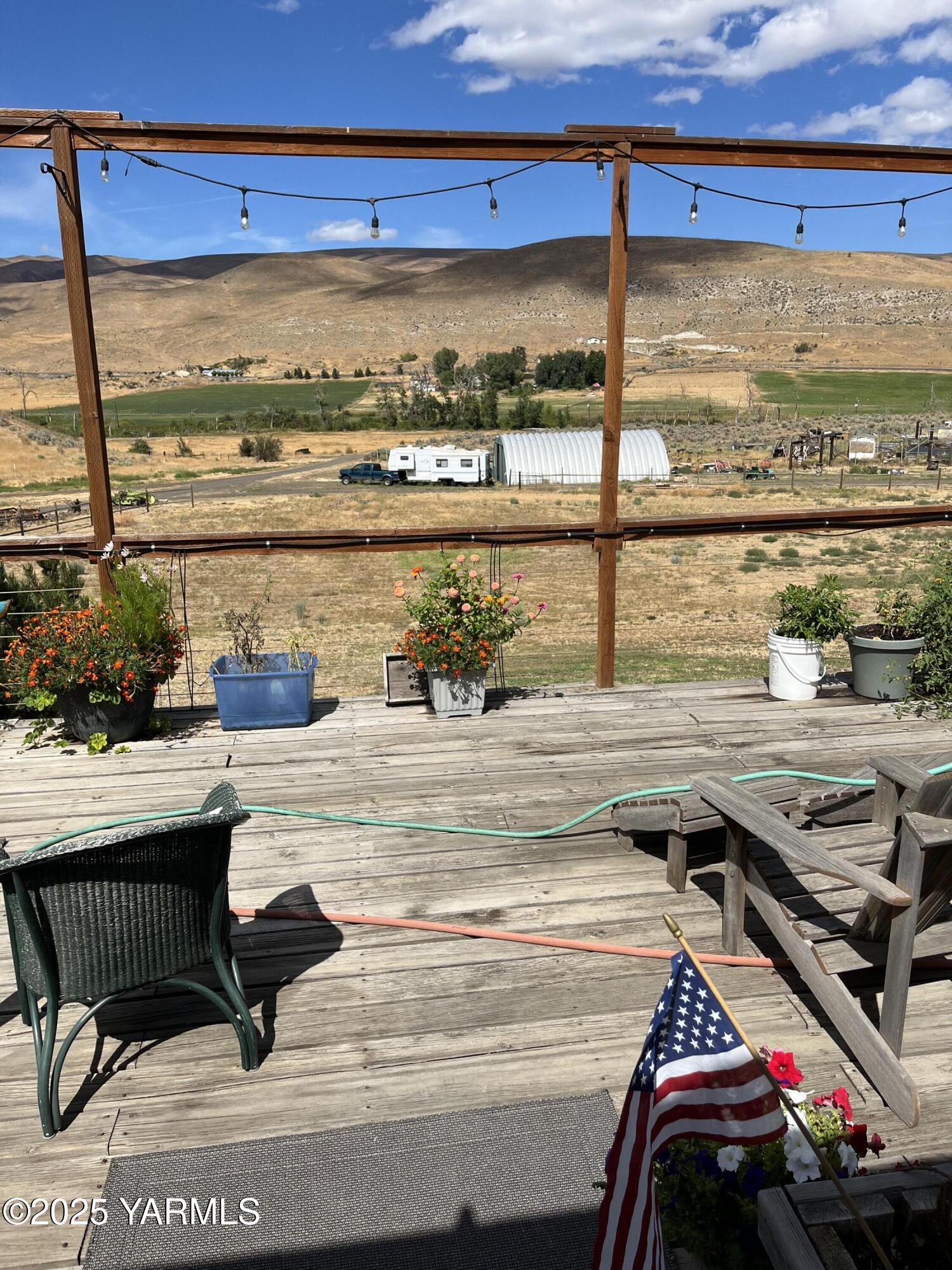 14190 North Wenas Road Selah, WA 98942 - Photo 51 of 62 a view of a ocean view